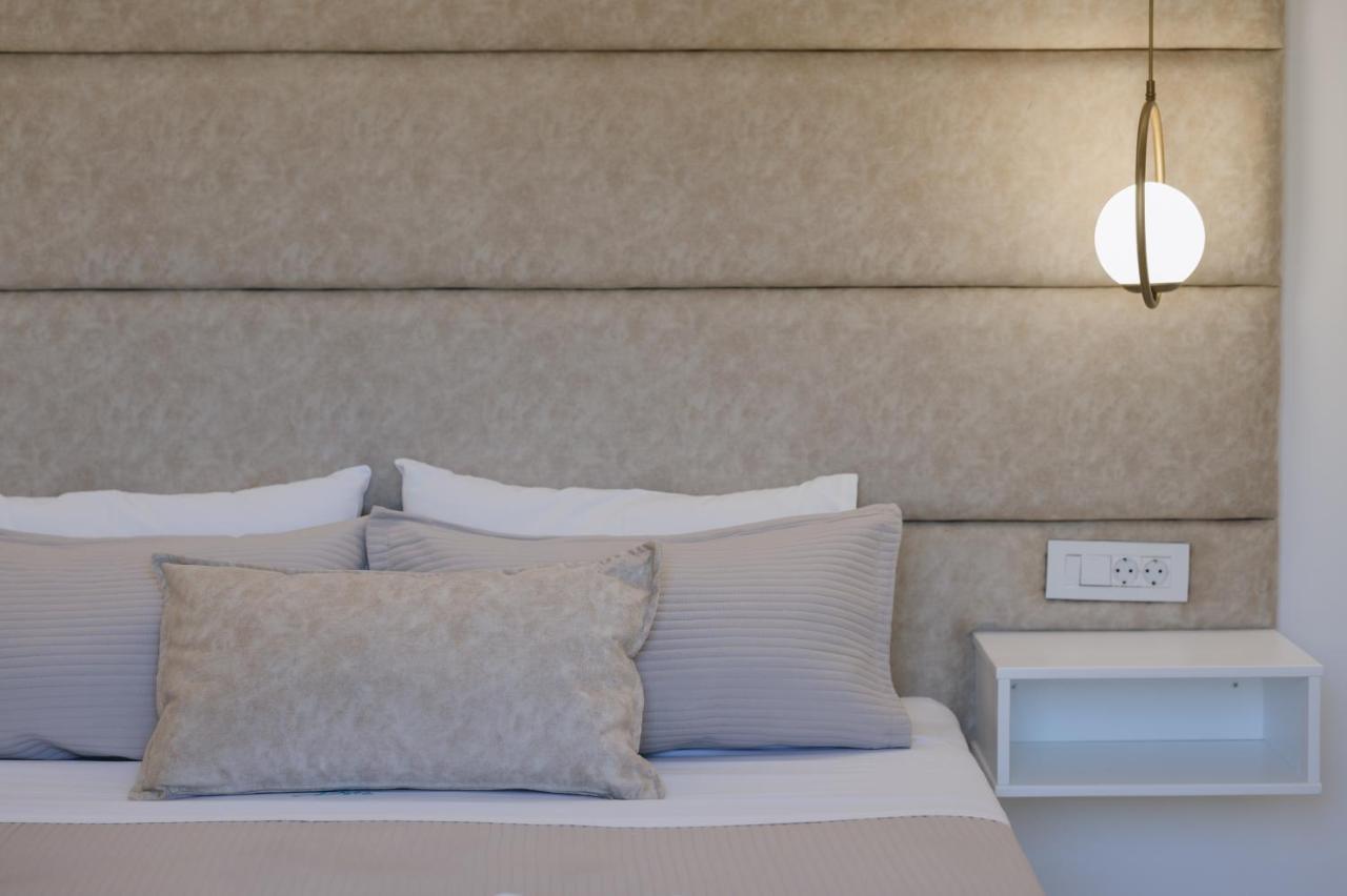 Dora Apartments อาเยีย เปลาเยีย ภายนอก รูปภาพ