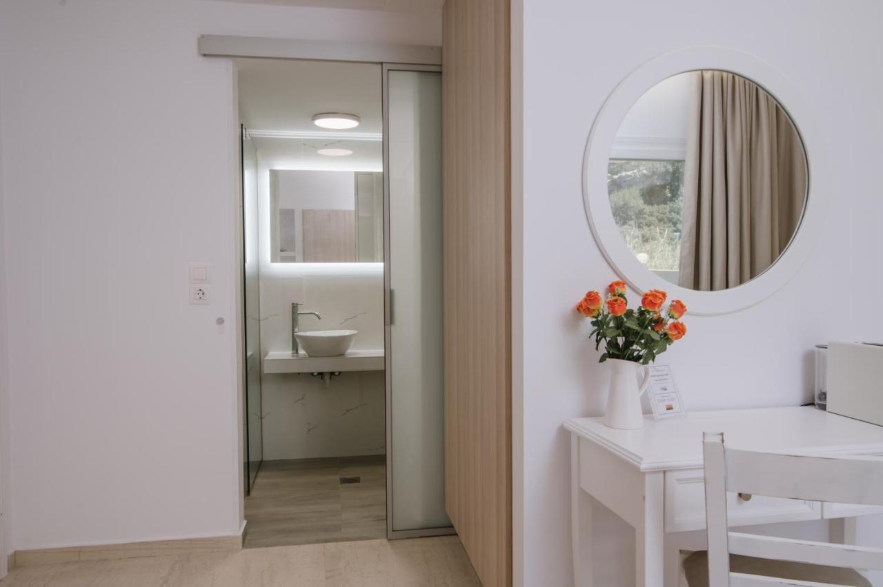 Dora Apartments อาเยีย เปลาเยีย ภายนอก รูปภาพ