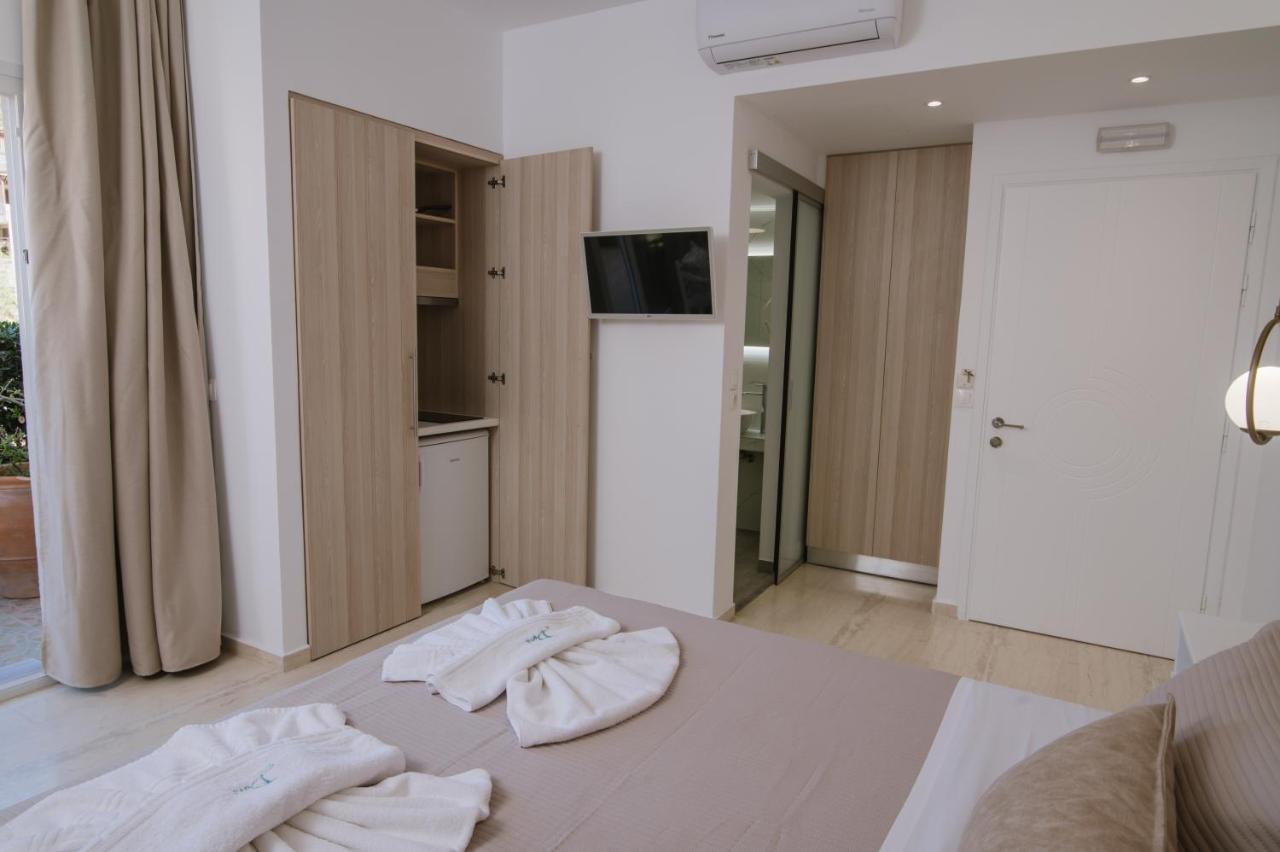 Dora Apartments อาเยีย เปลาเยีย ภายนอก รูปภาพ