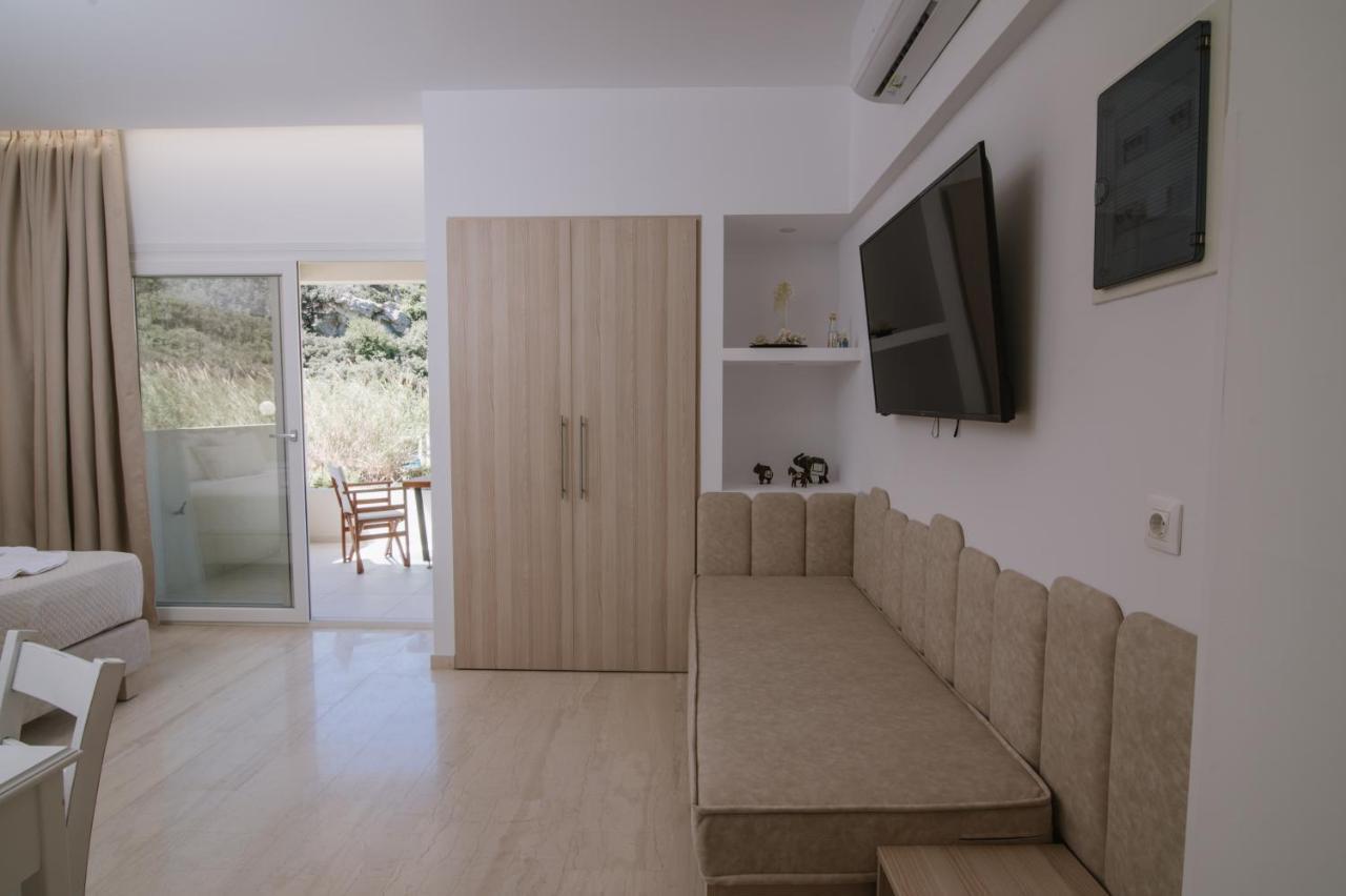 Dora Apartments อาเยีย เปลาเยีย ภายนอก รูปภาพ