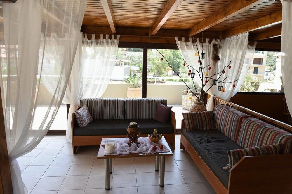 Dora Apartments อาเยีย เปลาเยีย ภายนอก รูปภาพ