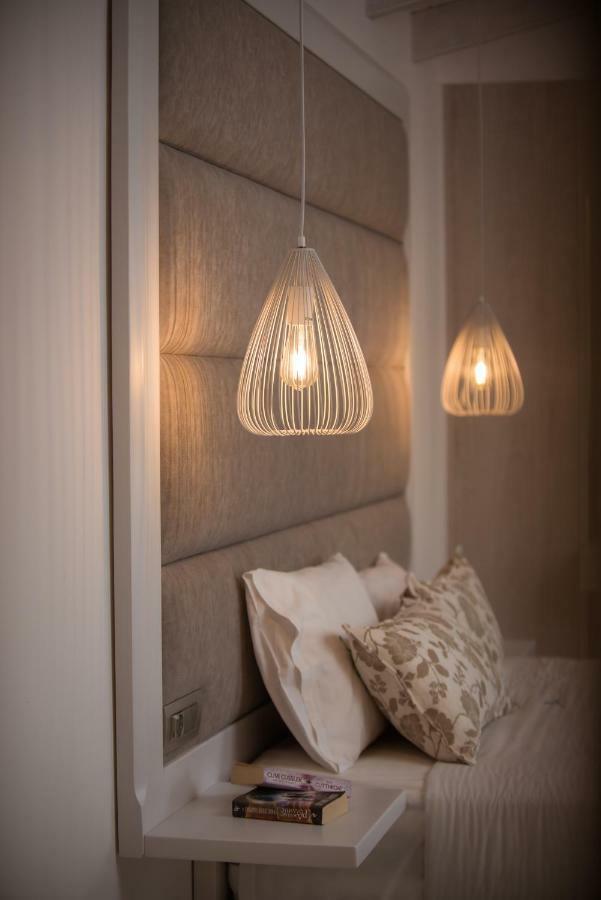 Dora Apartments อาเยีย เปลาเยีย ภายนอก รูปภาพ